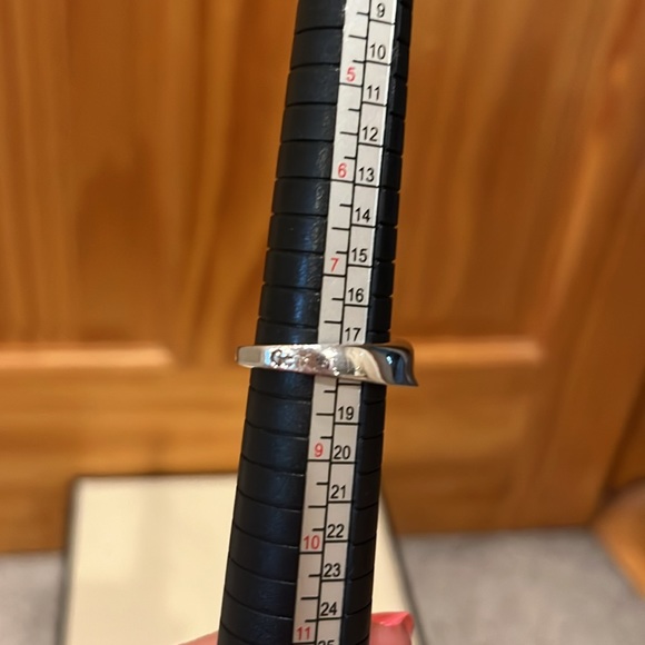 Guess GC 925 Sterling Silver Ring with CZ - Picture 4 of 5